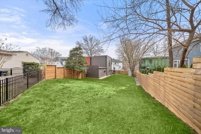 3004 N UNDERWOOD ST, Arlington, VA 22213