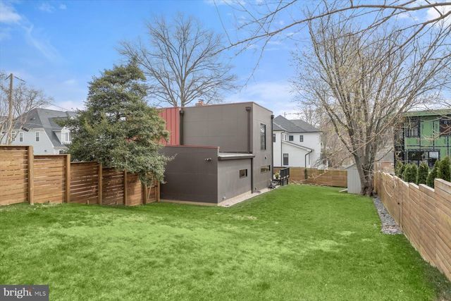 3004 N UNDERWOOD ST, Arlington, VA 22213