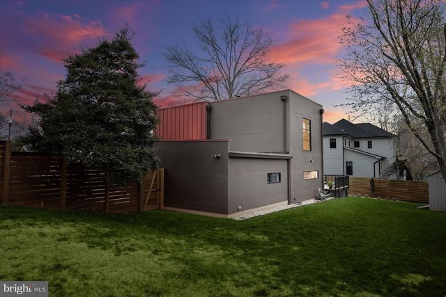 3004 N UNDERWOOD ST, Arlington, VA 22213