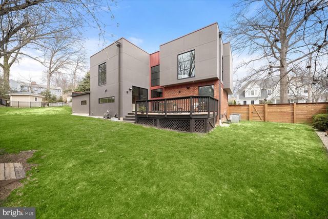 3004 N UNDERWOOD ST, Arlington, VA 22213