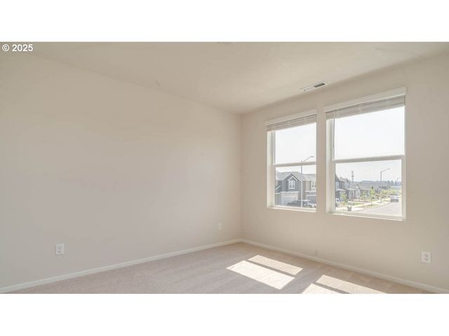 4932 Dilling Ave Ne, Salem, OR 97301