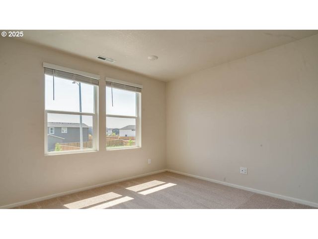 4932 Dilling Ave Ne, Salem, OR 97301