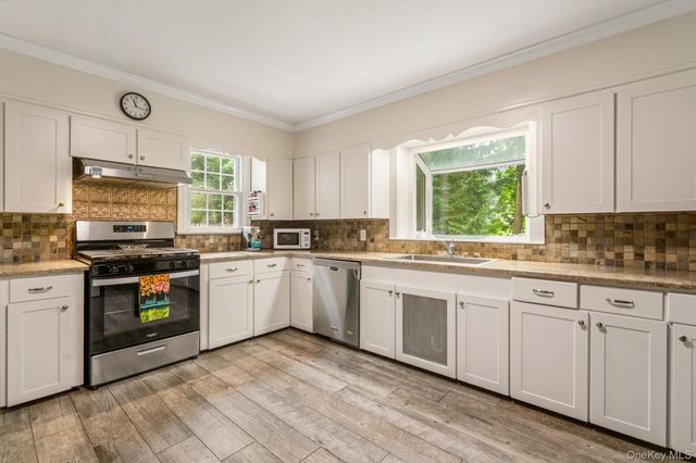128 Rosa Lane, Hurley, NY 12443