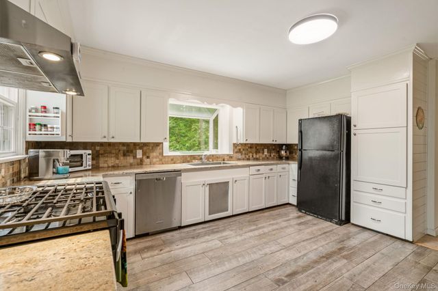 128 Rosa Lane, Hurley, NY 12443