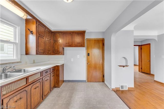 3819 W 137th Street, Cleveland, OH 44111
