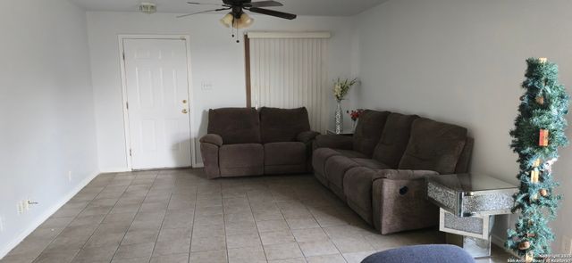 335 Silver Bit, San Antonio, TX 78227