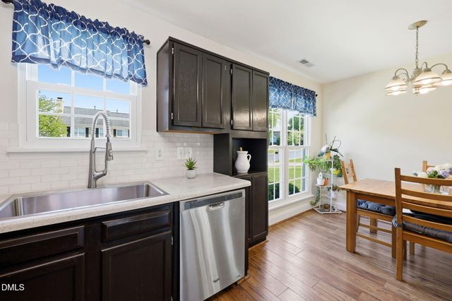 917 Starkland Way, Holly Springs, NC 27540