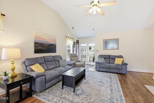 917 Starkland Way, Holly Springs, NC 27540