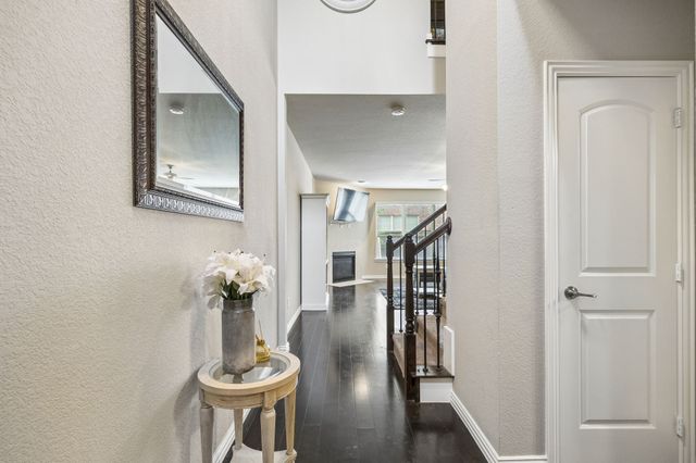 404 Dublin Street, Lewisville, TX 75067