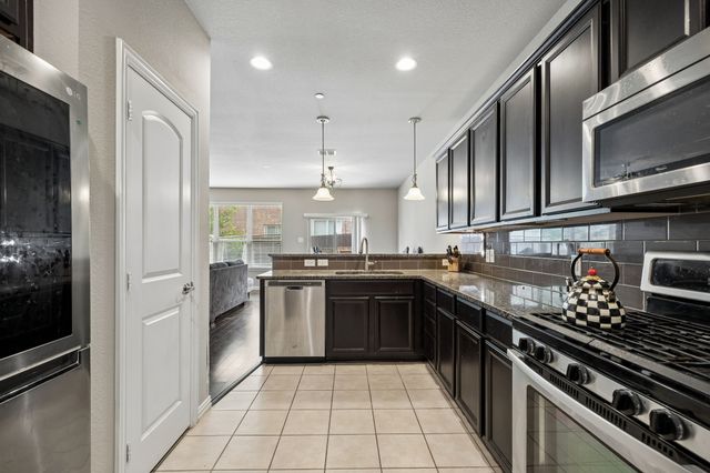 404 Dublin Street, Lewisville, TX 75067