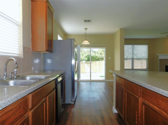 316 Hummingbird Drive, Little Elm, TX 75068