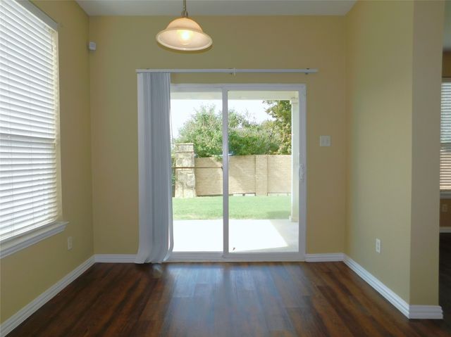 316 Hummingbird Drive, Little Elm, TX 75068