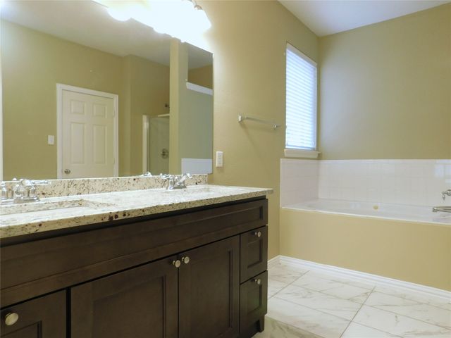 316 Hummingbird Drive, Little Elm, TX 75068