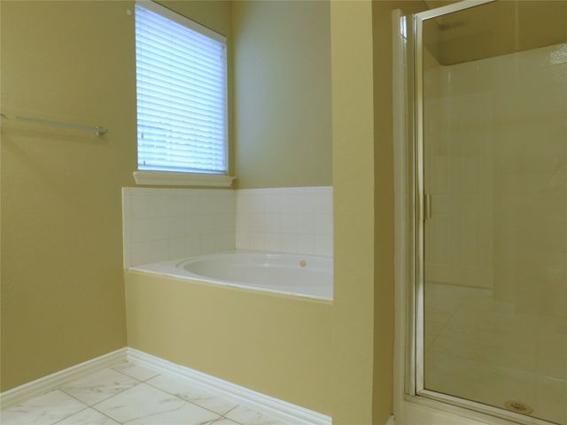 316 Hummingbird Drive, Little Elm, TX 75068