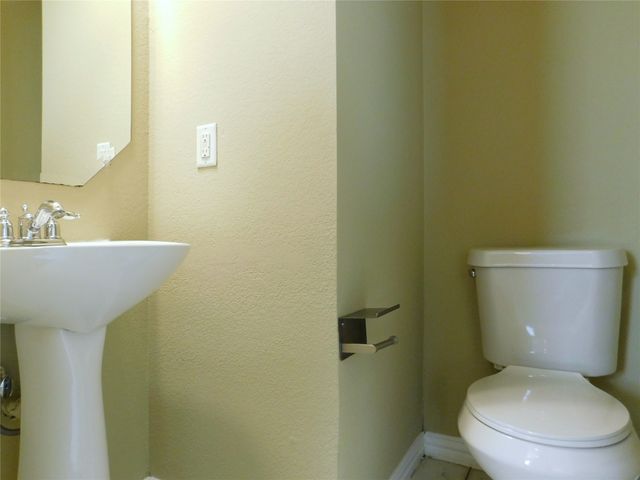 316 Hummingbird Drive, Little Elm, TX 75068