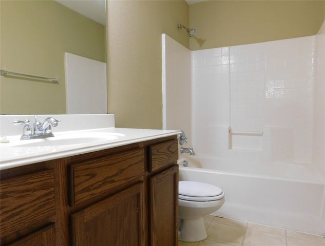 316 Hummingbird Drive, Little Elm, TX 75068