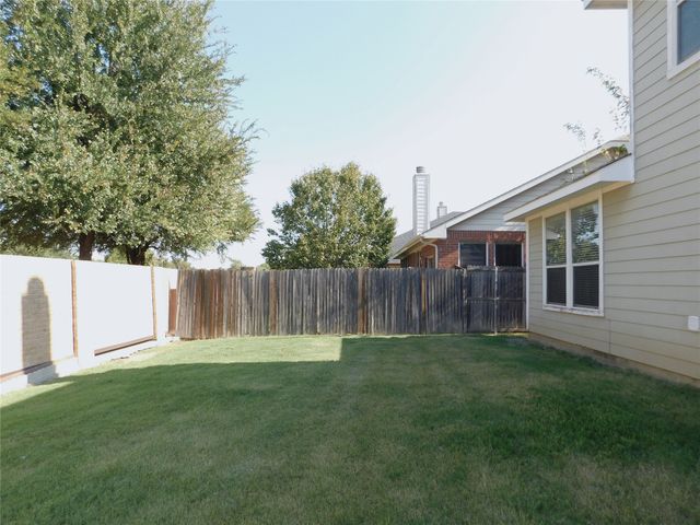 316 Hummingbird Drive, Little Elm, TX 75068