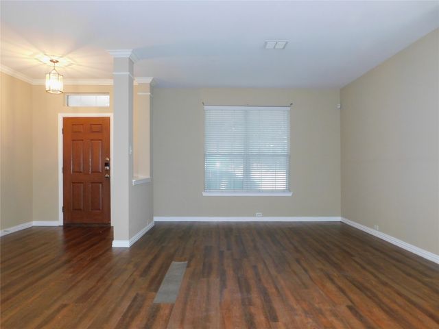 316 Hummingbird Drive, Little Elm, TX 75068
