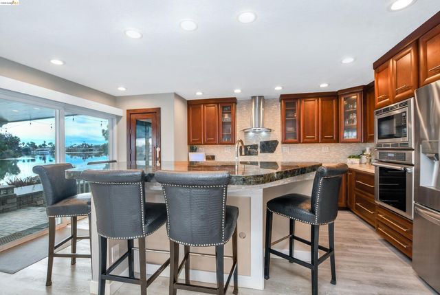 1432 Willow Lake Rd, Discovery Bay, CA 94505