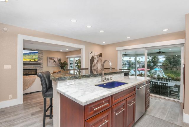 1432 Willow Lake Rd, Discovery Bay, CA 94505