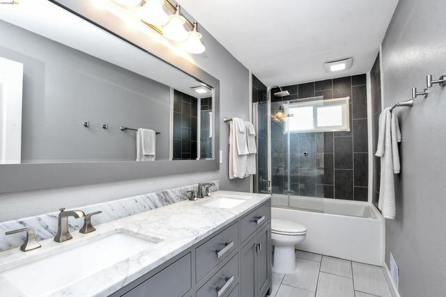 1432 Willow Lake Rd, Discovery Bay, CA 94505