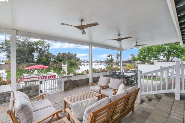 1432 Willow Lake Rd, Discovery Bay, CA 94505