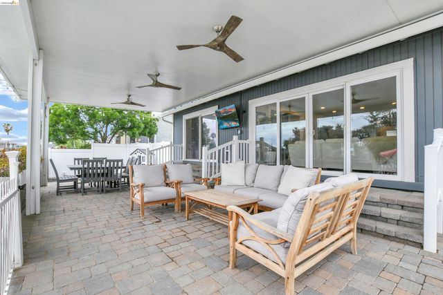 1432 Willow Lake Rd, Discovery Bay, CA 94505