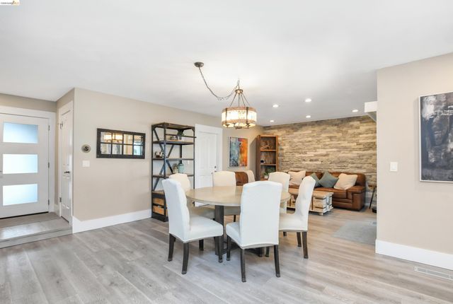 1432 Willow Lake Rd, Discovery Bay, CA 94505