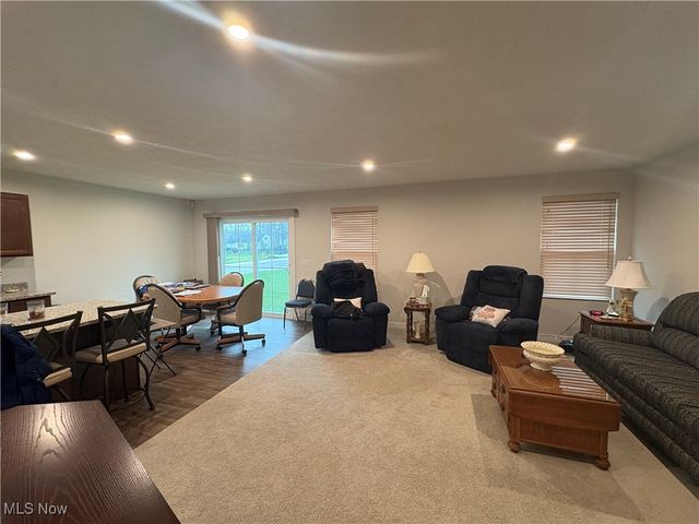 173 eagle Circle, Amherst, OH 44001