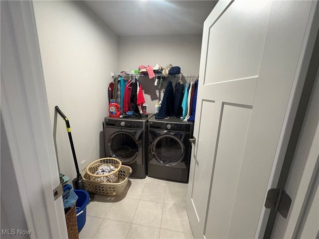 173 eagle Circle, Amherst, OH 44001