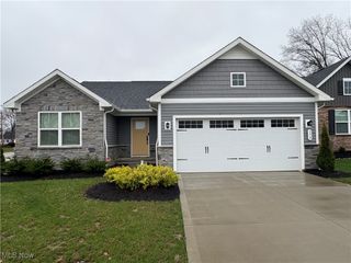 173 eagle Circle, Amherst, OH 44001