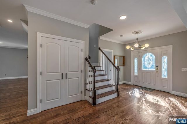 33 Country Club Road, Tenafly, NJ 07670