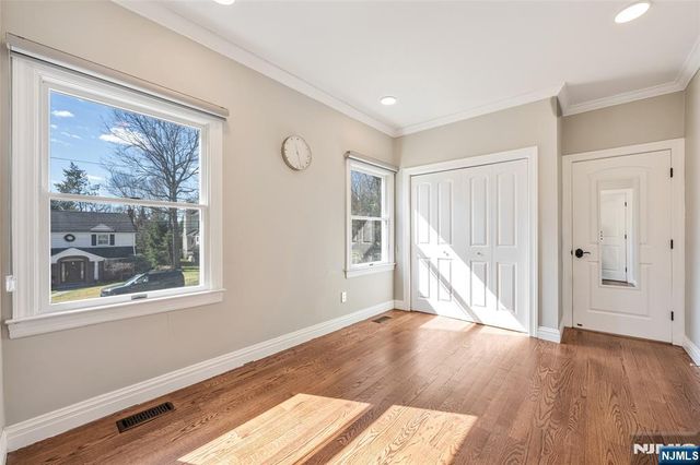 33 Country Club Road, Tenafly, NJ 07670