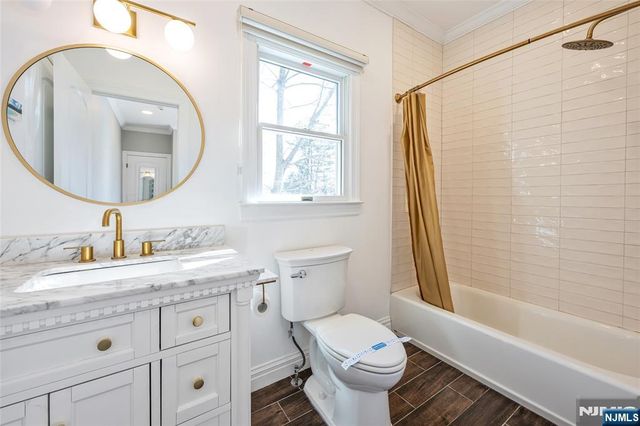 33 Country Club Road, Tenafly, NJ 07670