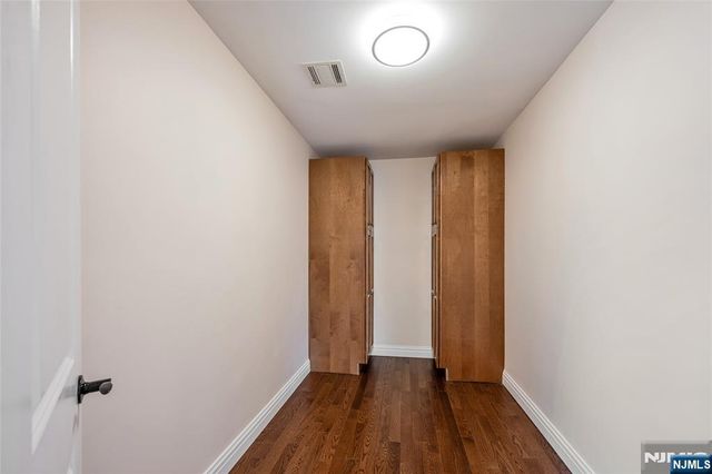 33 Country Club Road, Tenafly, NJ 07670