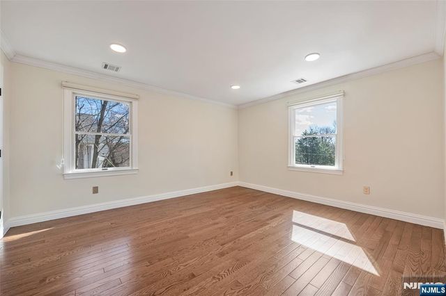 33 Country Club Road, Tenafly, NJ 07670