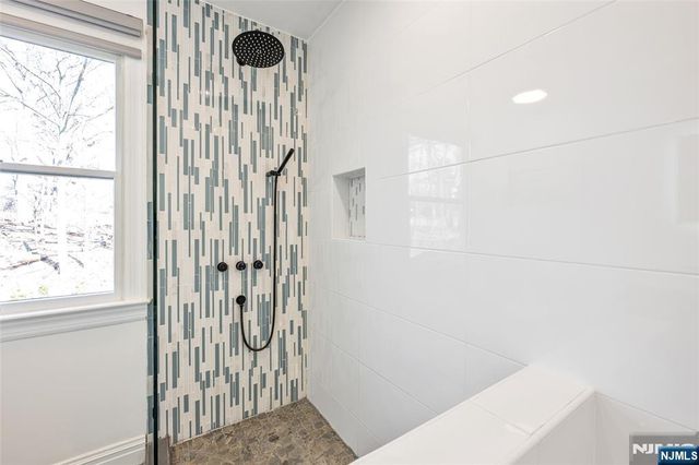 33 Country Club Road, Tenafly, NJ 07670