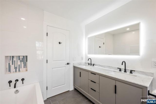 33 Country Club Road, Tenafly, NJ 07670