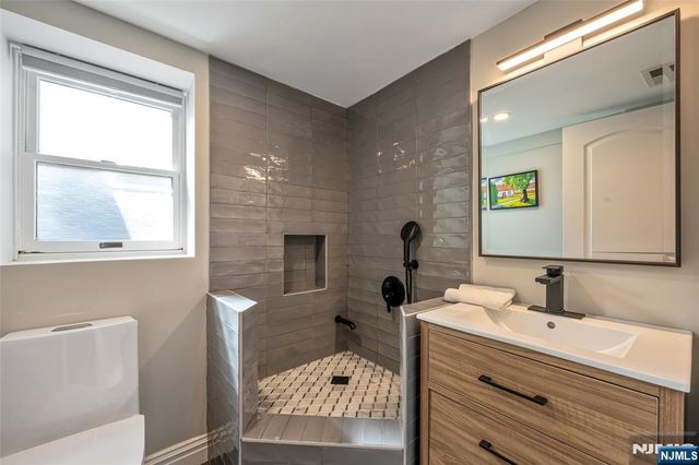 33 Country Club Road, Tenafly, NJ 07670