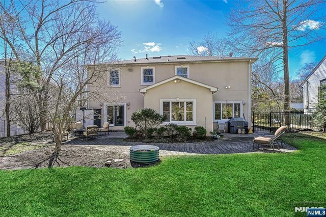 33 Country Club Road, Tenafly, NJ 07670