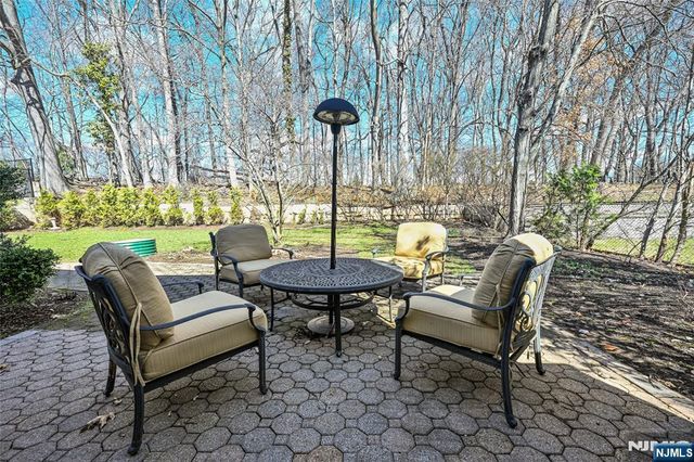 33 Country Club Road, Tenafly, NJ 07670