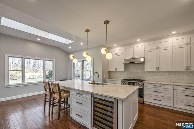 33 Country Club Road, Tenafly, NJ 07670