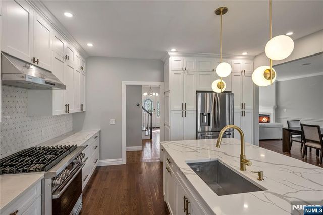 33 Country Club Road, Tenafly, NJ 07670