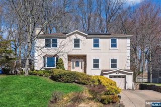 33 Country Club Road, Tenafly, NJ 07670