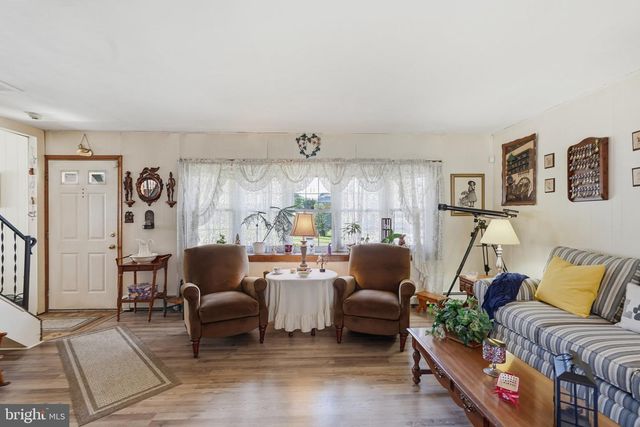 181 LOWER ORCHARD DR, Levittown, PA 19056