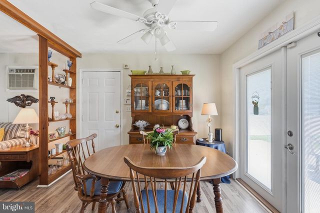 181 LOWER ORCHARD DR, Levittown, PA 19056