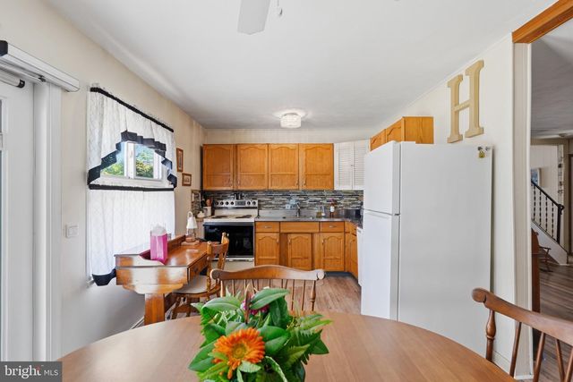 181 LOWER ORCHARD DR, Levittown, PA 19056