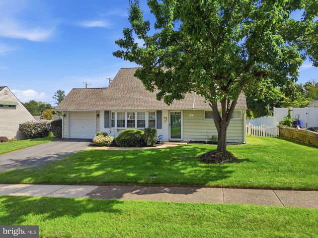 181 LOWER ORCHARD DR, Levittown, PA 19056