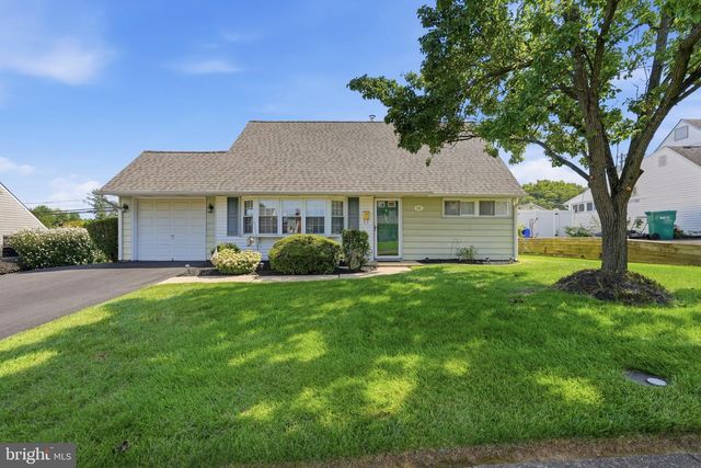 181 LOWER ORCHARD DR, Levittown, PA 19056