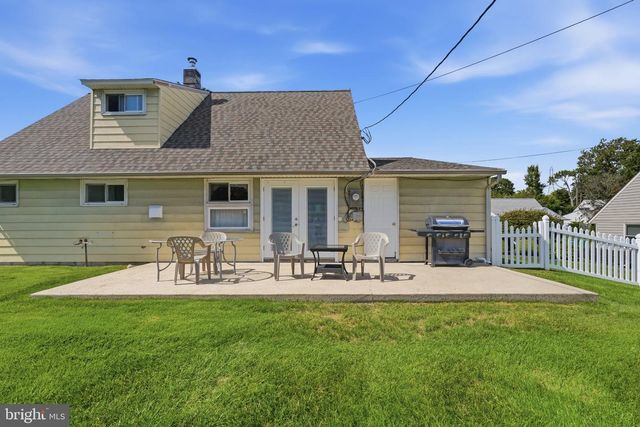 181 LOWER ORCHARD DR, Levittown, PA 19056